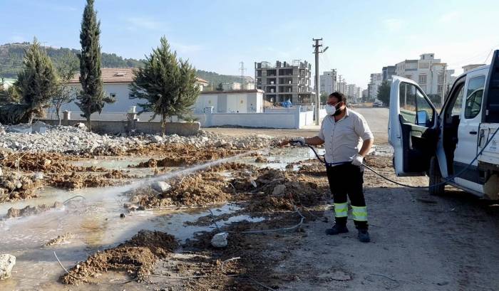 Haşere İlaçlama Çalışmaları Devam Ediyor