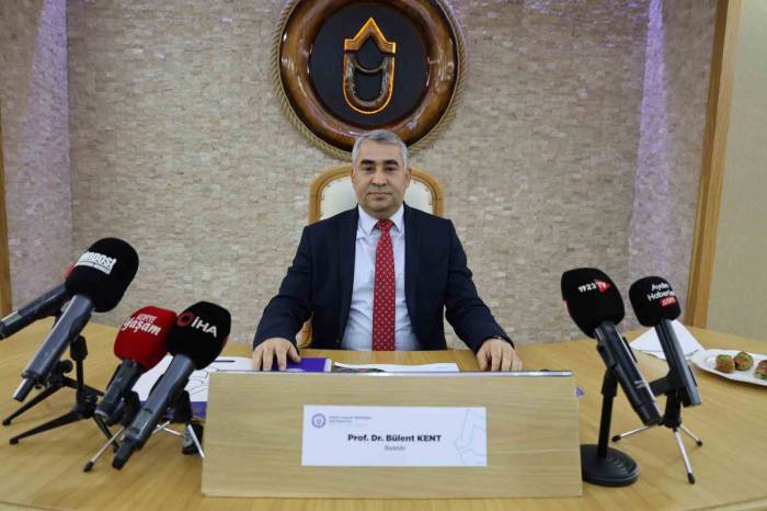 Adü Rektörü Kent, 195 Günlük Görev Süresini Değerlendirdi