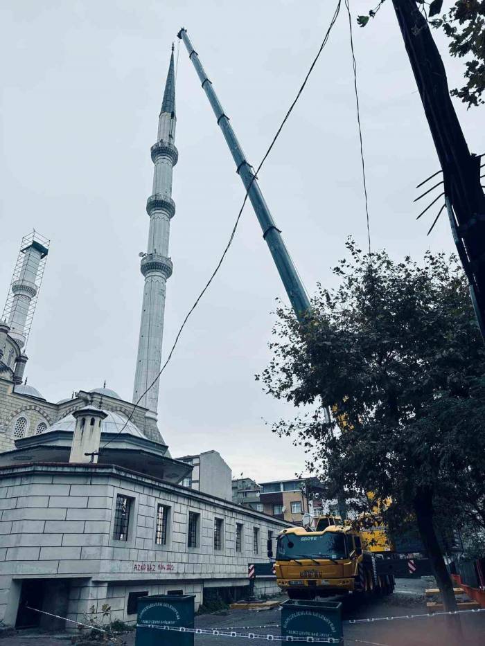 Bahçelievler’de Bulunan Bir Caminin Minareleri Tedbir Amaçlı Kısaltılıyor