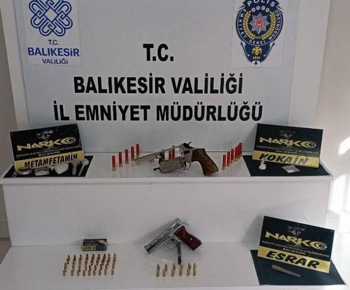 Balıkesir’de Polisten 74 Şahsa Narkotik Operasyonu