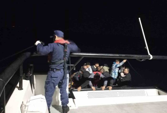 Çanakkale’de 92 Kaçak Göçmen Yakalandı, 48 Kaçak Göçmen Kurtarıldı