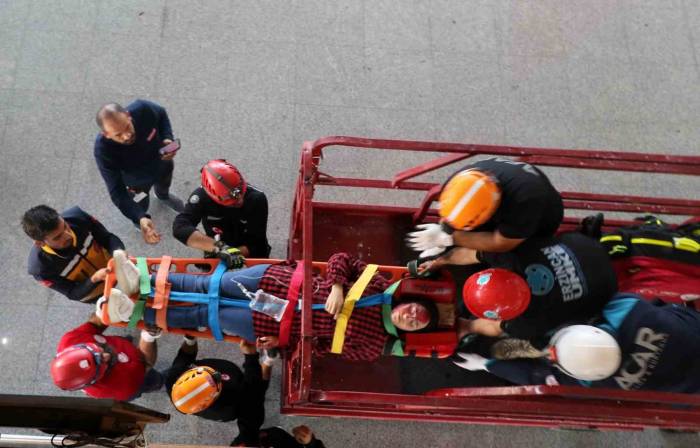 Erzincan Yıldırım Akbulut Havalimanı’nda Deprem Tatbikatı Yapıldı