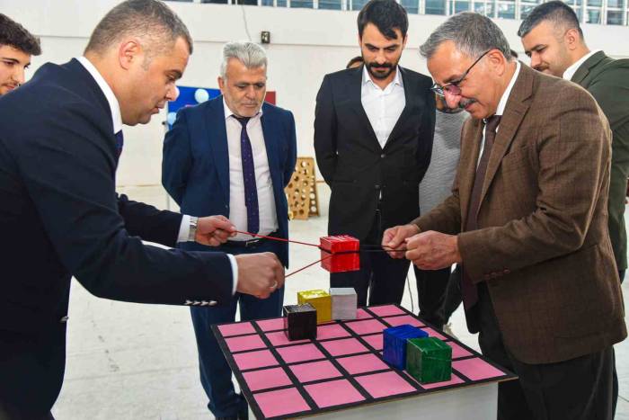 Karaman’da 7’nci Öğretim Teknolojileri Sergisi Açıldı