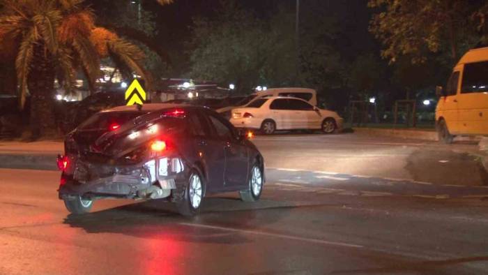 Kartal’da Kırmızı Işıkta Geçen Sürücü Kazaya Neden Oldu