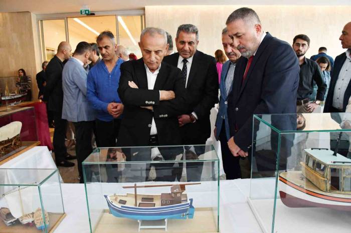 Küçükçekmece’de “Vira Vira” İsimli Sergi Sanatseverlerle Buluştu