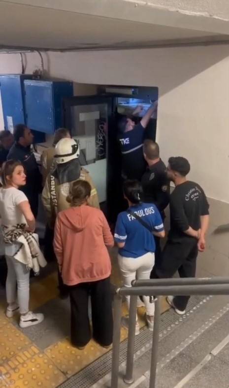 Maltepe’de Alt Geçit Asansöründe Mahsur Kalma Krizi: Çocuk İçin Seferber Oldular