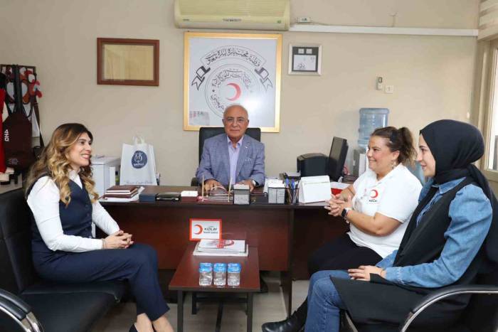 Başkan Vekili Esin Ülkü Beyazıt Kızılay Gönüllülerini Unutmadı