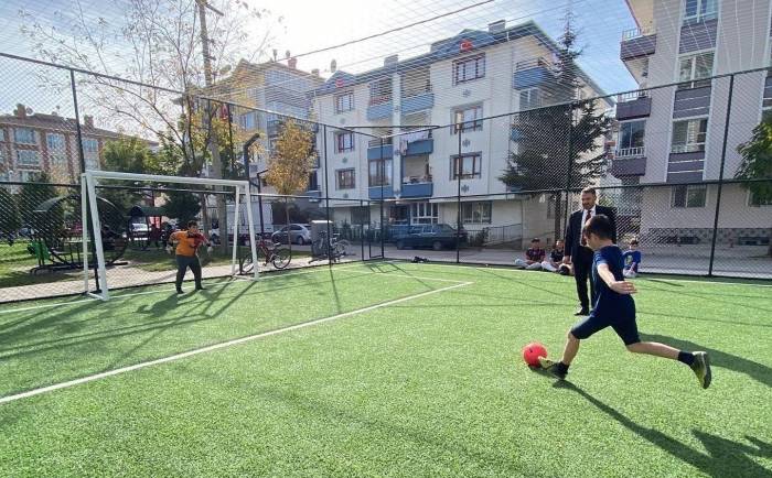 Pursaklar Belediye Başkanı Çetin’den Ödüllü Penaltı Atışı