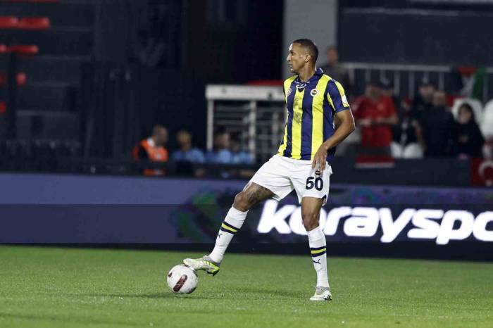 Fenerbahçe’de Stoper Belirsizliği