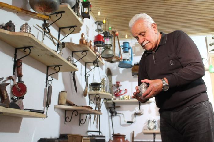 Sıla Hasreti Nostalji Tutkusuyla Birleşti Antika Eşyaları Restore Ettiği Baba Ocağında Sergiliyor