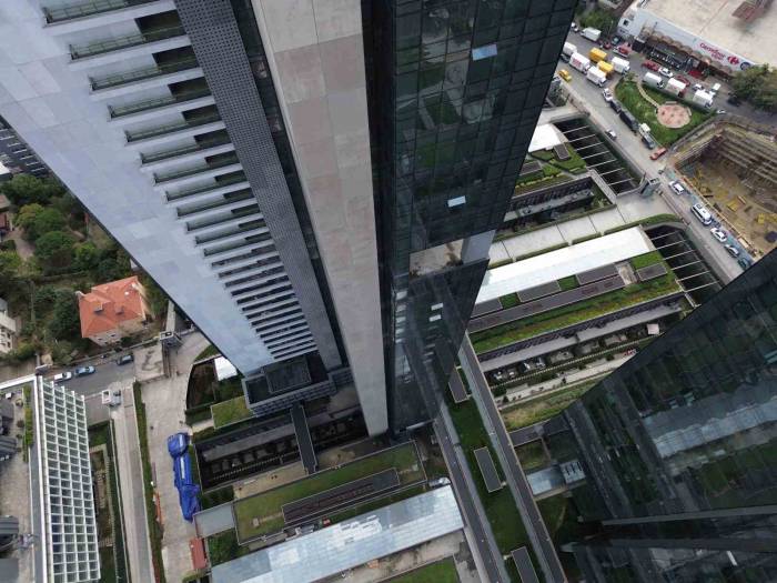 Torun Center’ın 20’inci Katında Çıkan Alevler Paniğe Yol Açtı