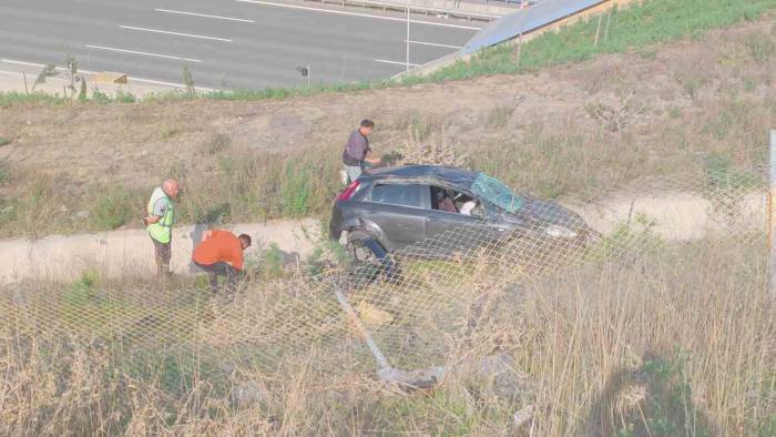 Sultangazi’deki Kazada Araç 30 Metreden Aşağıya Uçtu: Motoru Yerinden Fırladı