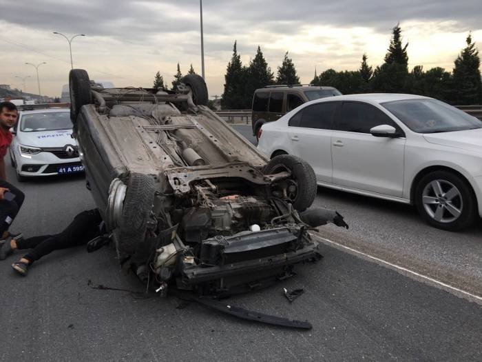 Tem’de Kontrolden Çıkan Otomobil Takla Attı: 3 Yaralı