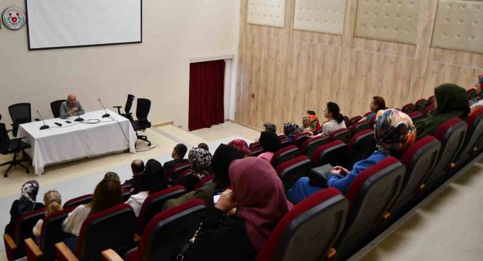 Altınovalı Kadınların Emekleri Altınova Markasıyla Büyüyecek