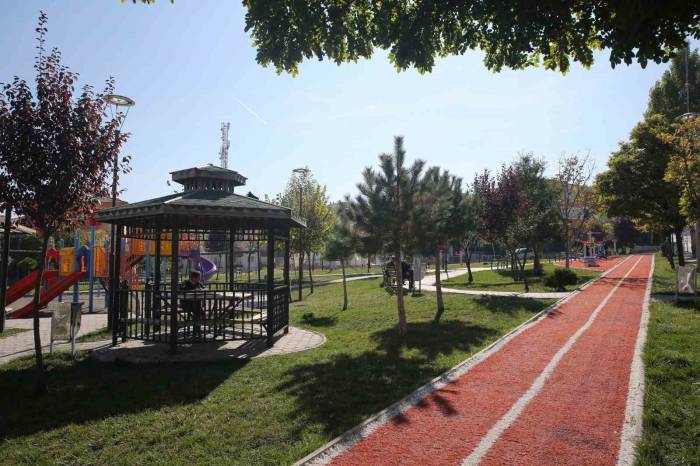 Sincan Belediyesinin Park Ve Yeşil Alanları Göz Alıyor