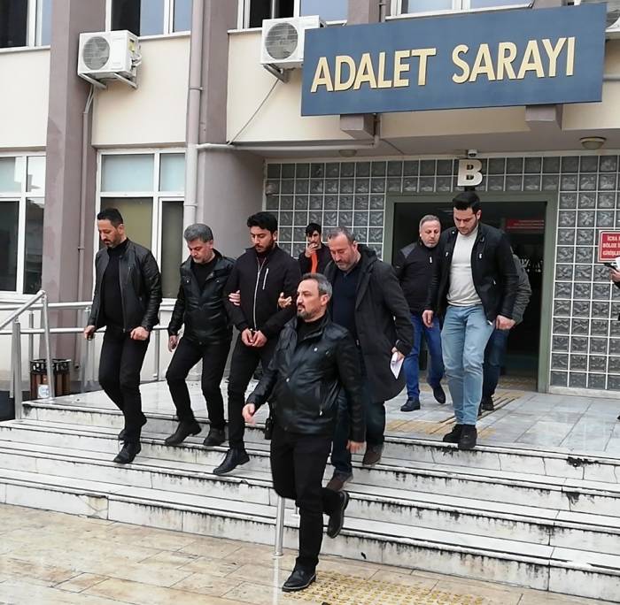 Kız Arkadaşı Ve Annesine Kurşun Yağdıran Sanığa 41 Yıl