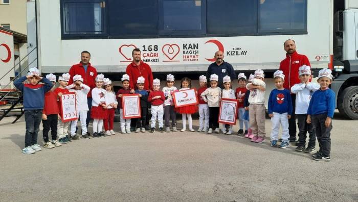 Bayburt’tan Filistin’e Destek İçin Kan Bağışı Kampanyası