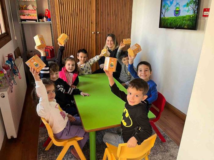 Kitap Fuarı Öncesi Öğrencilere 27 Bin Kumbara Dağıtıldı