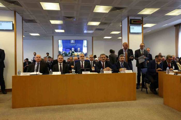 Bakan Işıkhan: “Asgari Ücrette Bizim Temel Hedefimiz Satın Alma Gücünün Düşmemesidir”