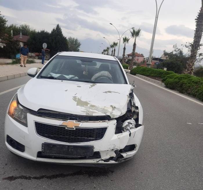 Otomobil İle Motosiklet Çarpıştı: 1 Yaralı