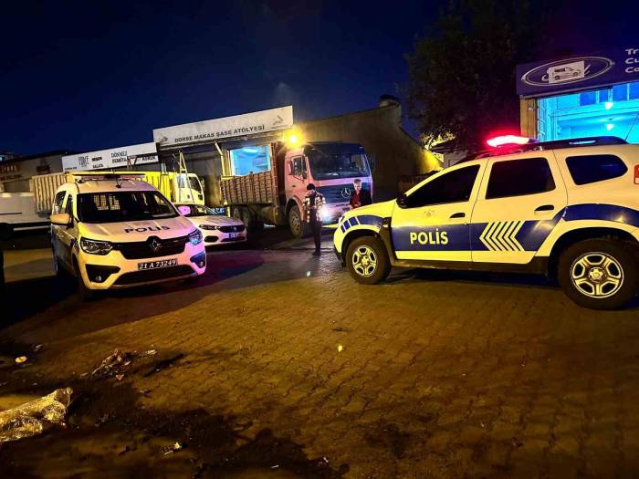 Diyarbakır’da Arkadaşlar Arasındaki Şakalaşma Kanlı Bitti: 1 Yaralı
