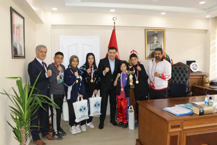 Kaymakam Ataklı, Cumhuriyet Kupasında Dereceye Giren Öğrencilerle Buluştu