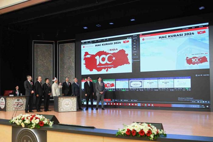 Hac Kuraları Çekildi