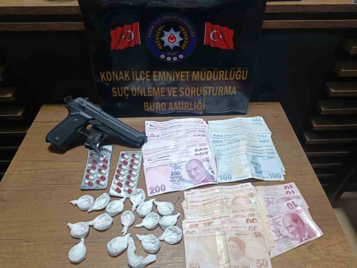 İzmir’de Sokak Sokak Polis Operasyonu: 14 Şüpheli Gözaltına Alındı