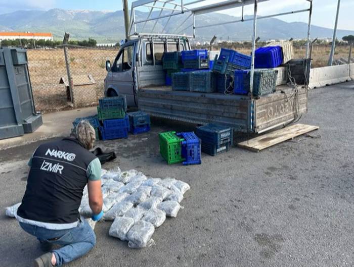 Kamyonet Kasasında 21,5 Kilo Uyuşturucu Ele Geçirildi