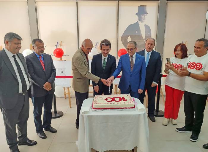 İzmir’de 100 Yıllık Tapu Senetleri Sergilendi