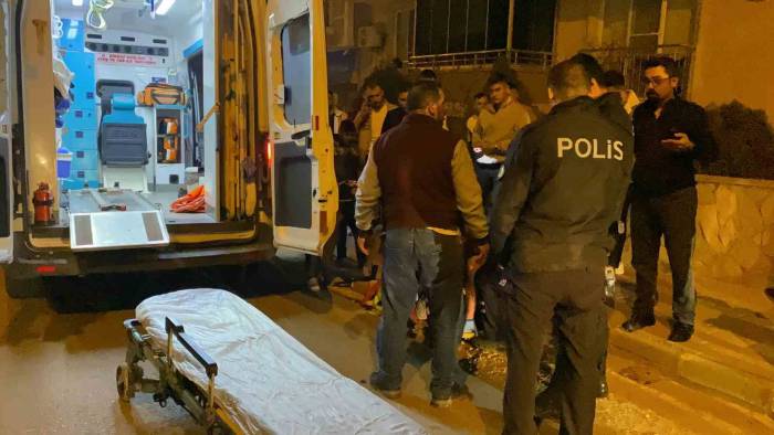 Yolda Yürüyen Kadına Otomobil İle Çarpıp Arkasına Bakmadan Kaçtı