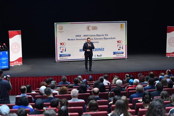 Başkan Yılmaz’dan Üniversite Sınavına Girecek Balıkesirli Gençlere Müjde