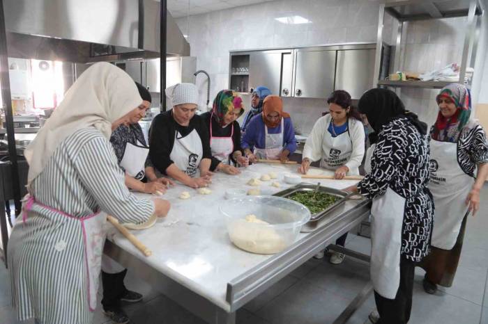 Denizli’de Yeni Lezzet Ustaları Yetişiyor