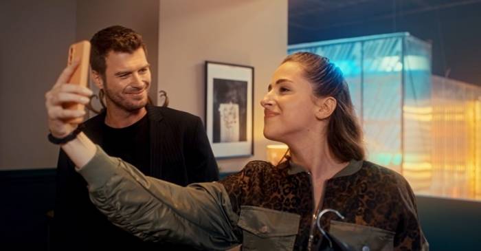 Hepsiburada’nın Kıvanç Tatlıtuğ’lu ‘Efsane Kasım’ Reklam Filmi Yayında