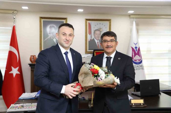 Başkan Çelik, Ak Parti Şehzadeler Yönetimini Ağırladı