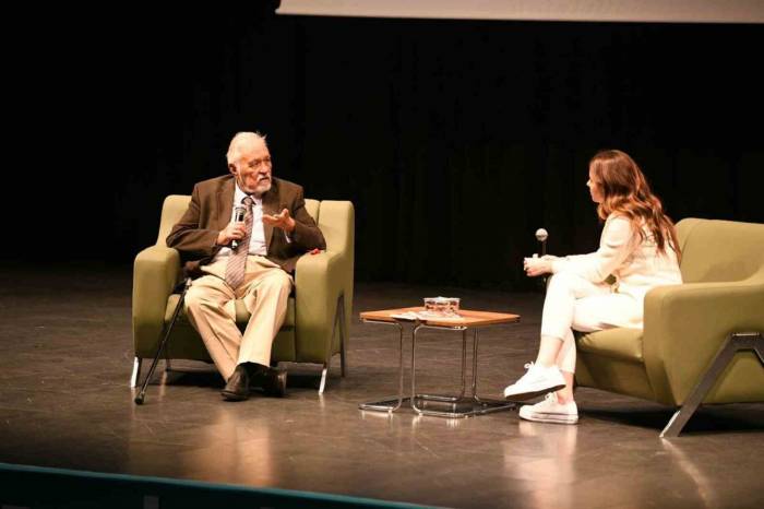 Prof. Dr. İlber Ortaylı Gençlere Atatürk’ü Anlattı