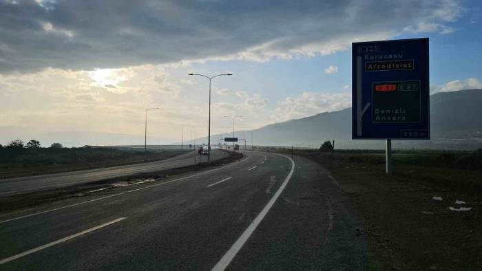 Kuyucak-denizli Otoyolu Hizmete Açıldı