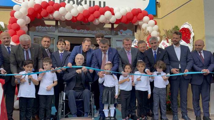 Milli Eğitim Bakanı Tekin “Okul Yapmak İstediğimiz Yerlerde Bize Problemler Çıkartan Belediyeler Var”