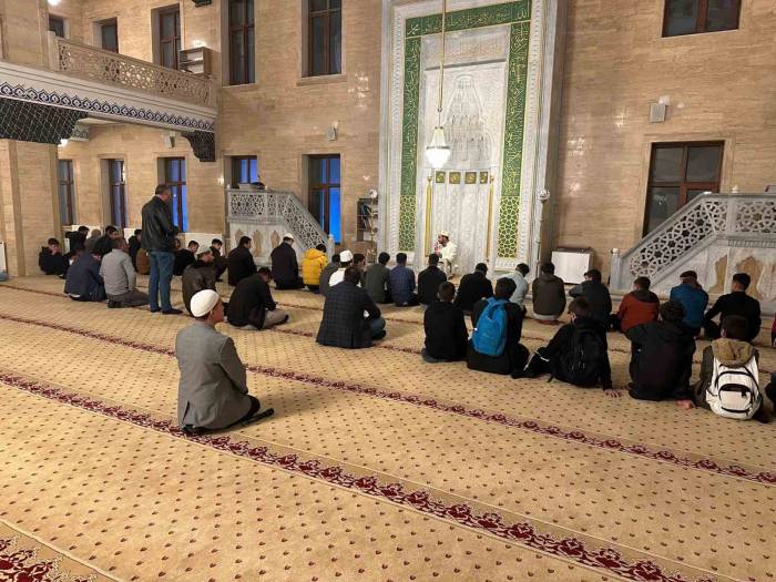 Bulanıklı Gençler Sabah Namazında Buluştu