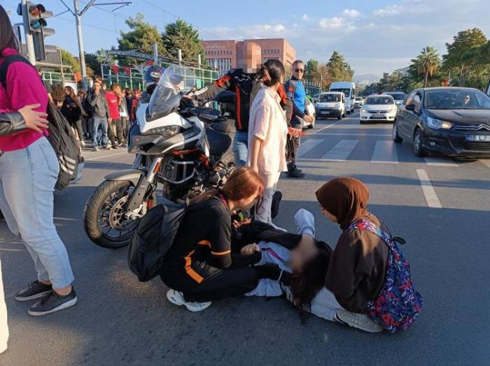 Motosikletin Çarptığı Kız Hastanelik Oldu