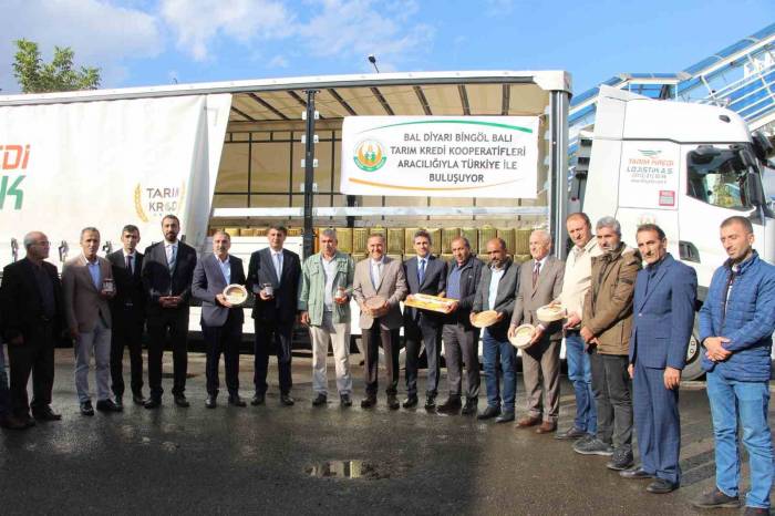 Bingöllü Üreticilerden Alınan Ballar, Tarım Kredi Kooperatifi Marketlerine Gönderildi