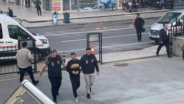 Olmayan Aracın Kaporasını Alıp Vatandaşları Dolandırmış