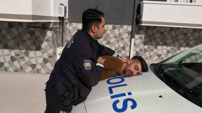 El Sallayıp “Merhaba” Dedi, “Bu Kadar Kovalamaya Gerek Yok” Diyerek Polise Sitem Etti