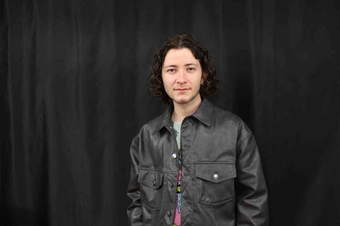 Otobüste Avatar Kostümüyle İzmir Marşı Söyledi: "Amacım Dalga Geçmek Değildi"