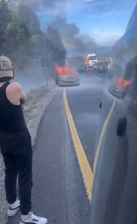 Bursa’da Otomobil Alev Alev Yandı