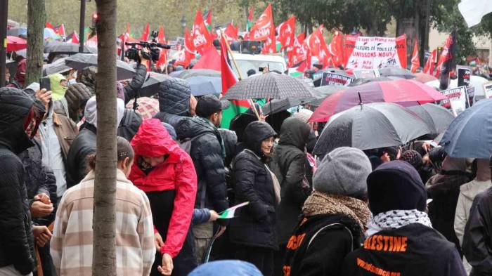 Fransa’da Filistin’e Destek Yürüyüşü