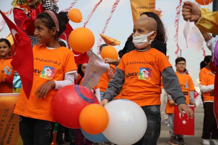 Gaziantep’te Lösemili Çocuklar İçin Farkındalık Korteji