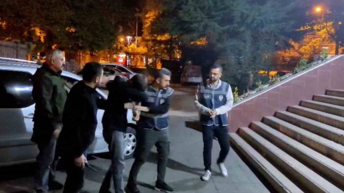 Sahte Polis Oyunuyla Binlerce Lira Dolandırdı