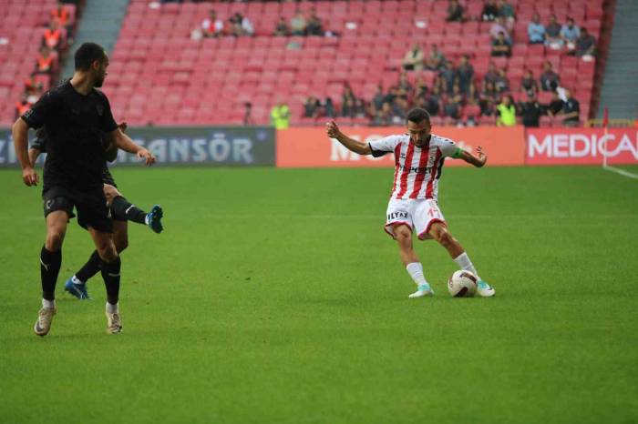 Trendyol Süper Lig: Samsunspor: 0 - Hatayspor: 1 (İlk Yarı)