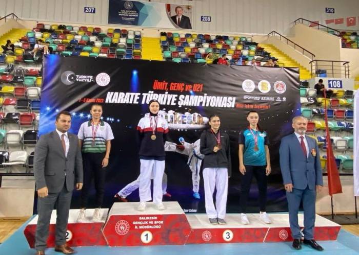 Manisa Bbsk’lı 3 Karateci Milli Takım Seçmelerine Katılacak